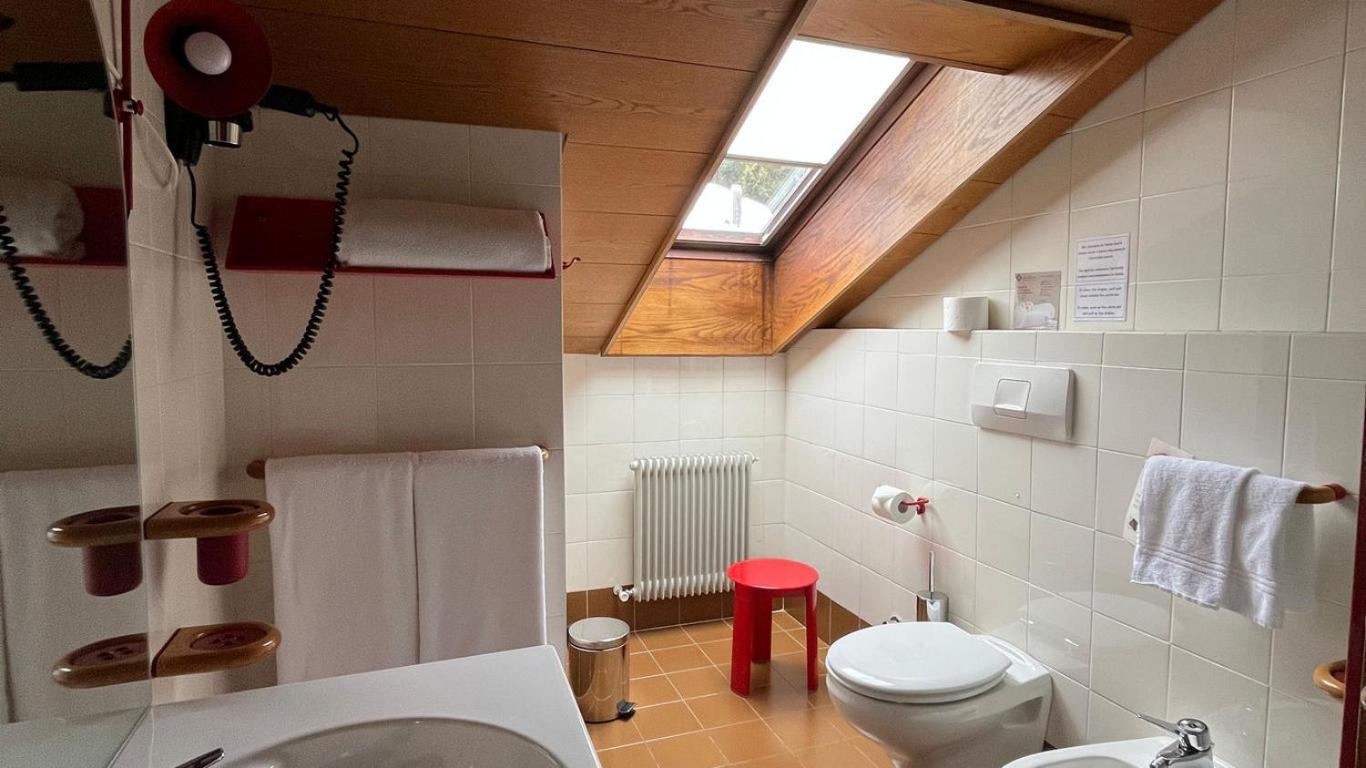 Hotel La Baita Мадона ди Кампильо Екстериор снимка