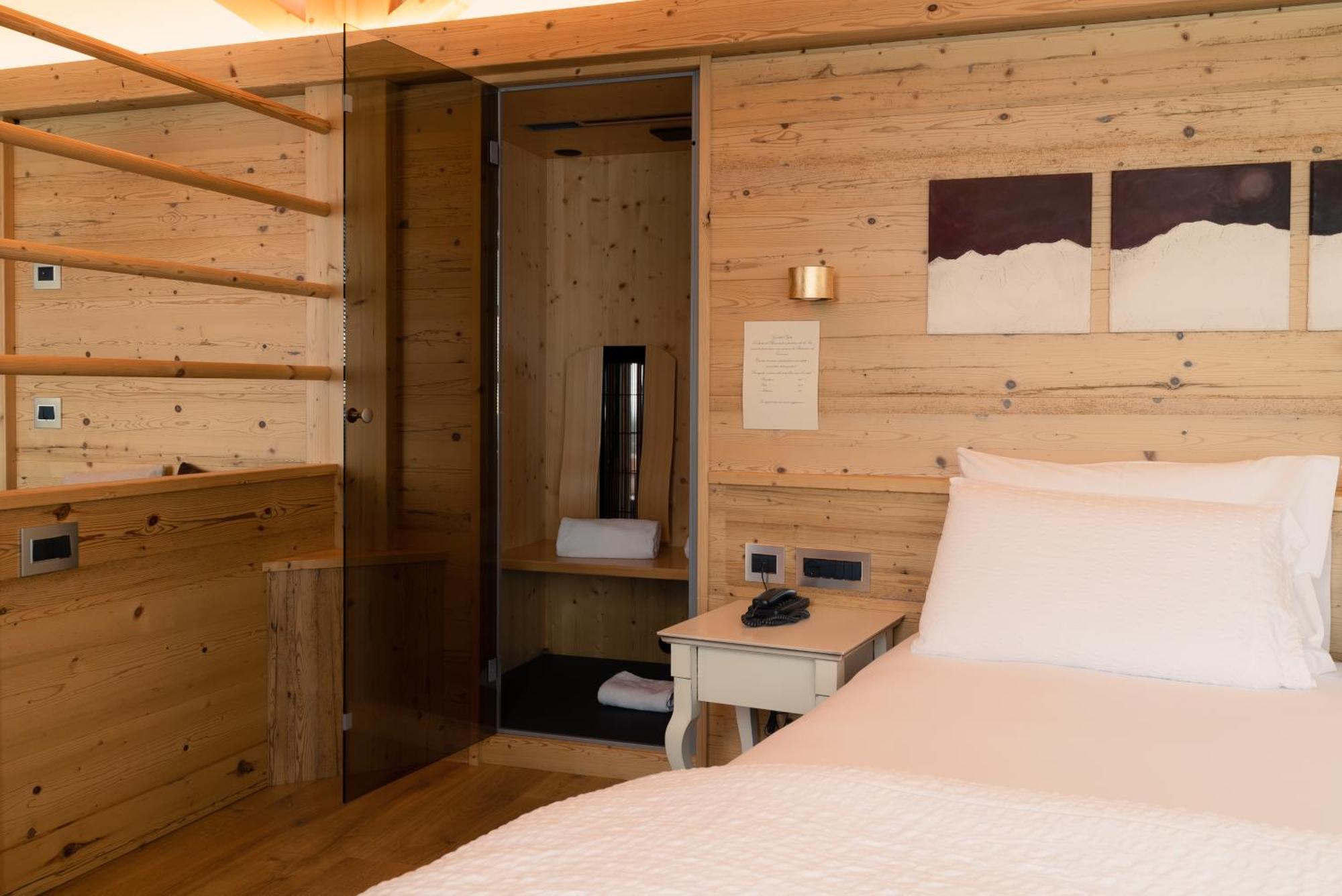 Hotel La Baita Мадона ди Кампильо Екстериор снимка